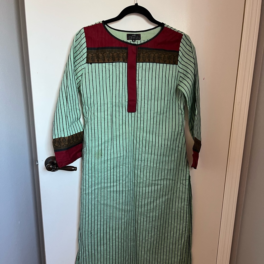 Almirah kameez